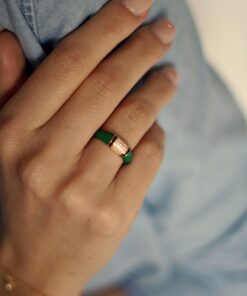 Alternative view of Anillo BERTA VERDE