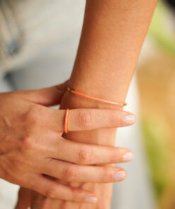 Alternative view of Anillo RILO CORAL