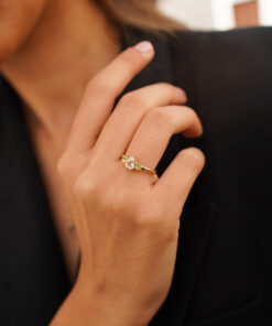 Alternative view of Anillo MAGNO OLIVINA