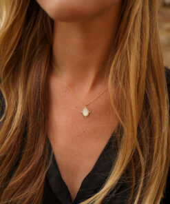 Alternative view of Collar ÉFESO